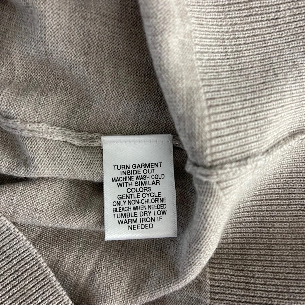 ✅ NWT Daniel Cremieux Signature V-Neck wool sweater XL